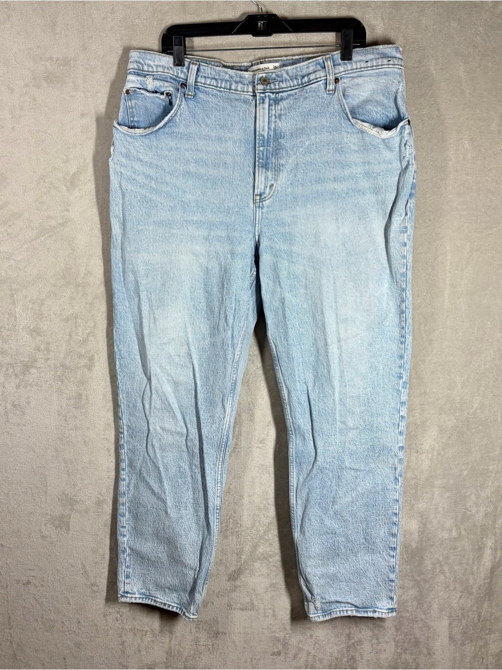 Abercrombie & Fitch 90s Straight Ultra High Rise Jeans Size 18R Light Blue Denim